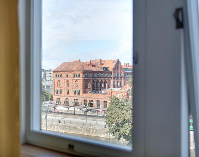 Moment Hotel - Außenansicht