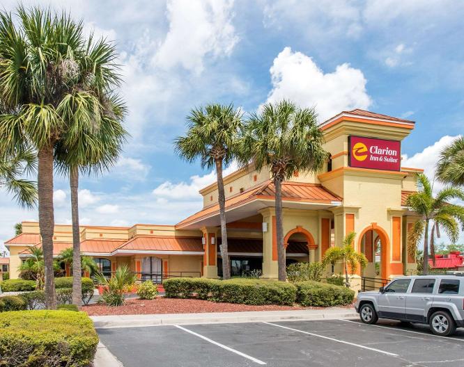 Clarion Inn & Suites Kissimmee-Lake Buena Vista South - Außenansicht