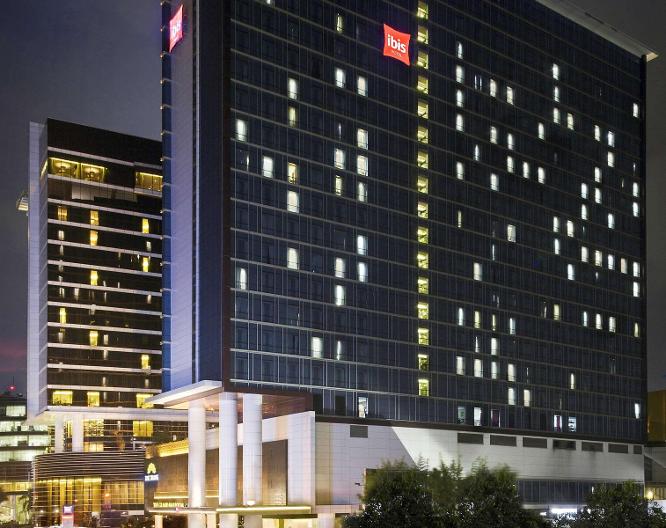 Ibis Bandung Trans Studio - Außenansicht