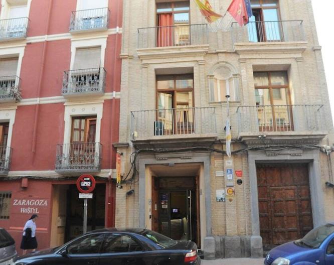 Be Zaragoza Hostel - Außenansicht