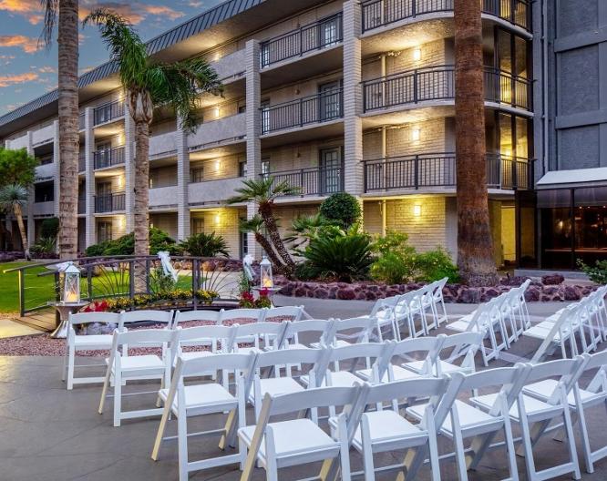 Holiday Inn & Suites Phoenix-Airport North - Außenansicht
