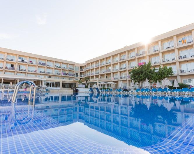 Minura Sur Menorca & Waterpark - Außenansicht