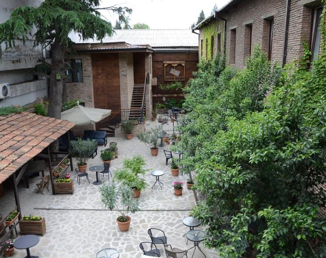 Hotel Tiflis - Außenansicht