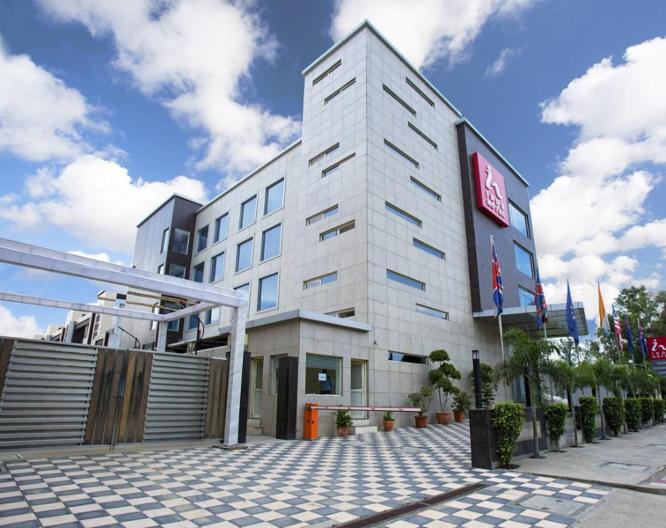 Udman Hotel Chattarpur - Außenansicht