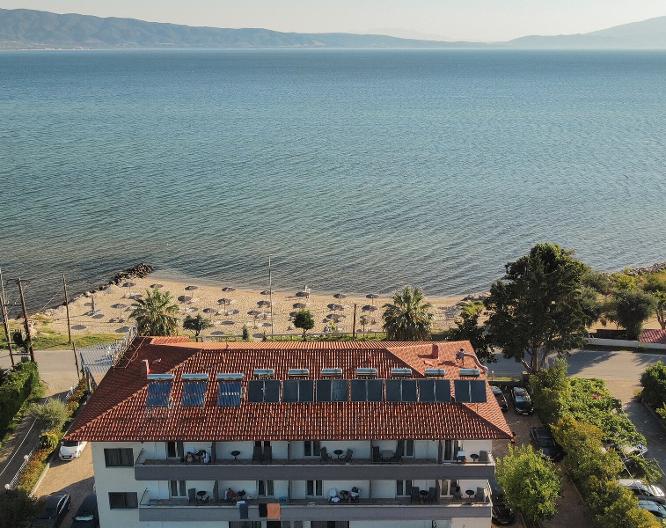 Calma Beach Hotel - Außenansicht