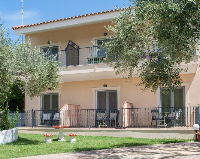 Syraina Studios & Rooms - Außenansicht