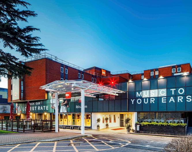 ibis London Heathrow Airport Hotel - Außenansicht