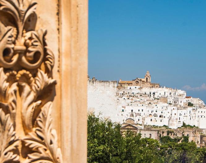 Ostuni Palace - Außenansicht