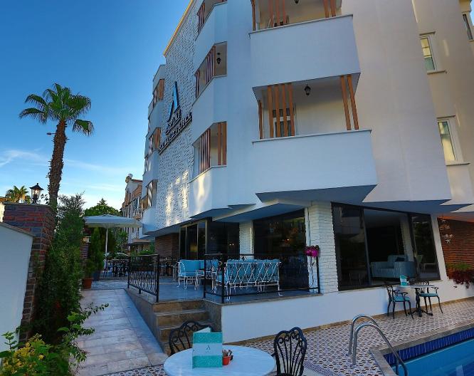 Azuu Hotel - Außenansicht