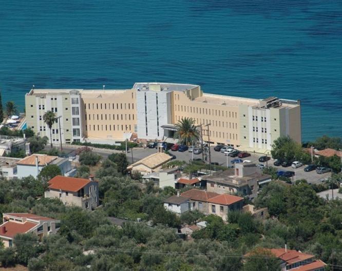 Messinian Bay - Außenansicht