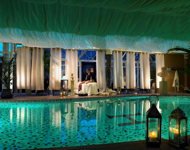 Hayfield Manor Hotel - Pool