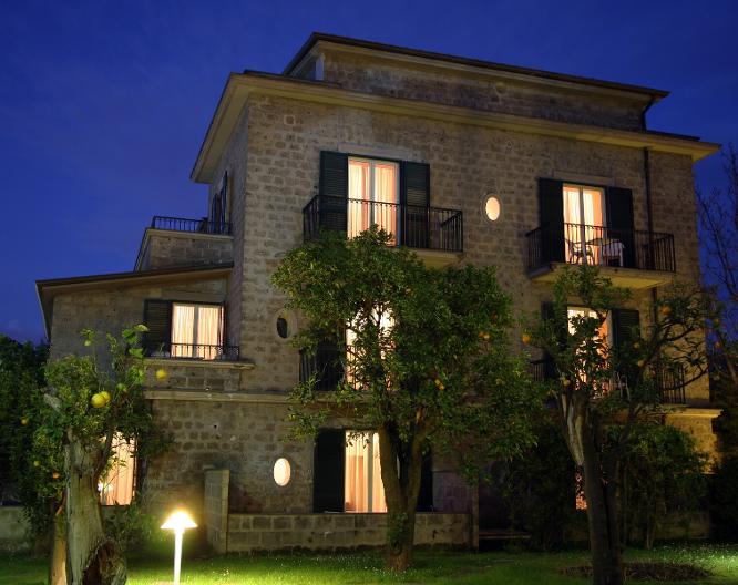 Hotel Alpha Sorrento Coast - Außenansicht