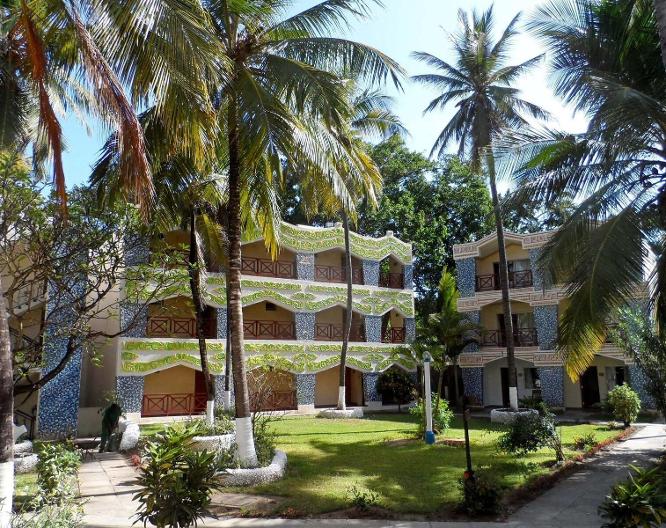 Sai Rock Beach Hotel & Spa - Außenansicht