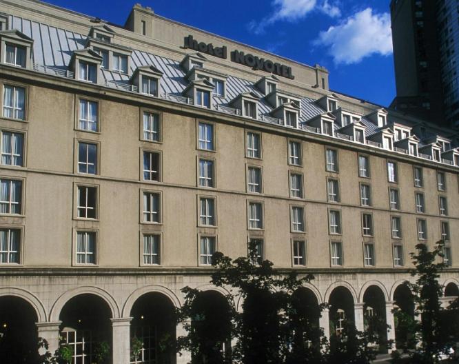 Novotel Toronto Centre - Außenansicht