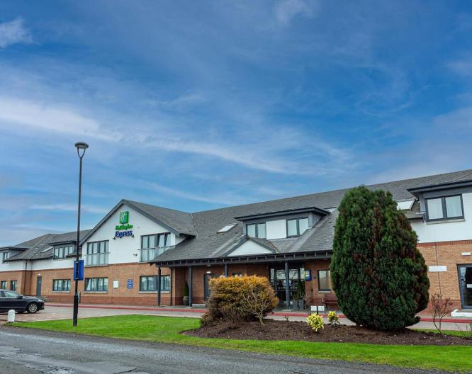 Holiday Inn Express Edinburgh Airport - Außenansicht