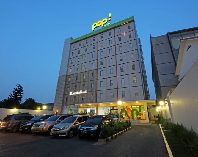 POP! Tebet Jakarta - Außenansicht