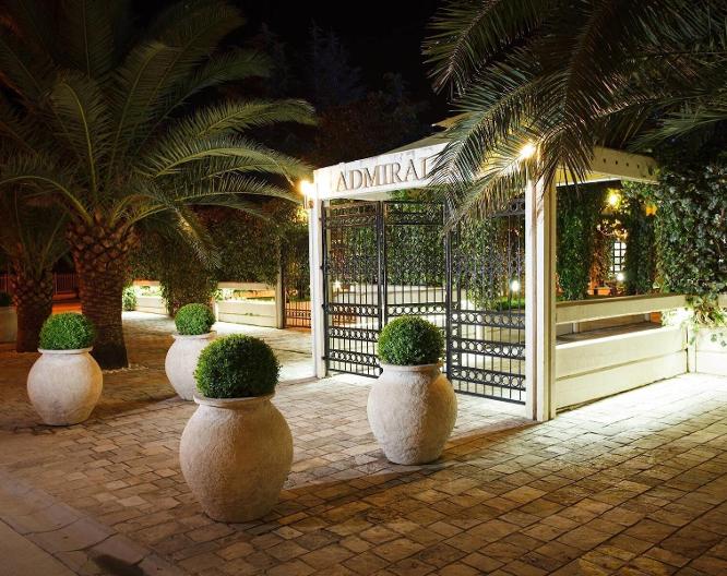 Admiral - Außenansicht