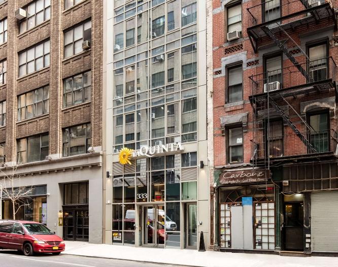 La Quinta Inn & Suites by Wyndham Manhattan Midtown - Außenansicht