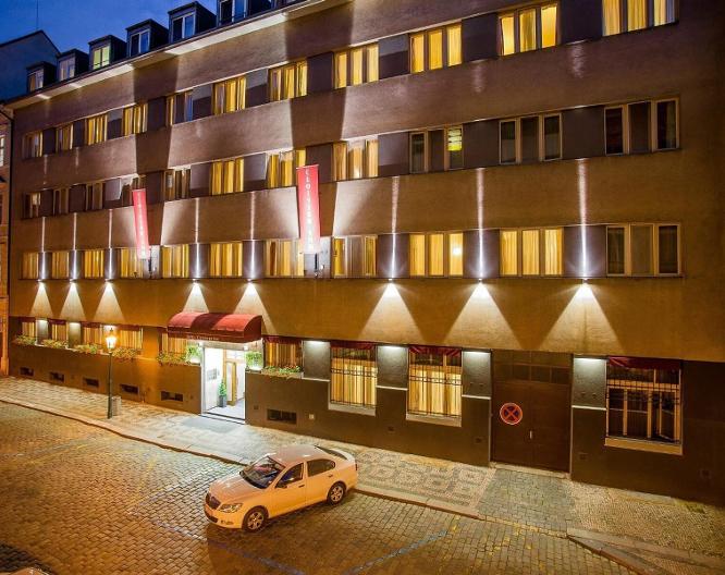 Hotel Cloister Inn - Außenansicht
