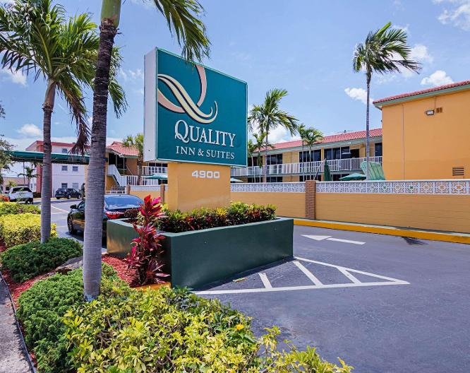 Quality Inn & Suites Hollywood Boulevard - Außenansicht