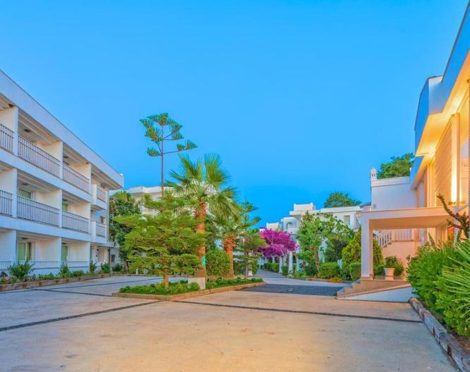 Bendis Beach Hotel - Außenansicht