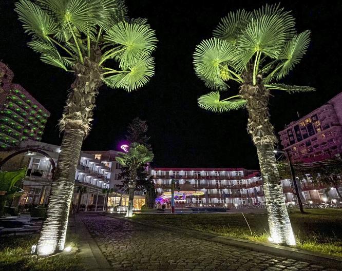 Flamingo Beach Hotel - Außenansicht