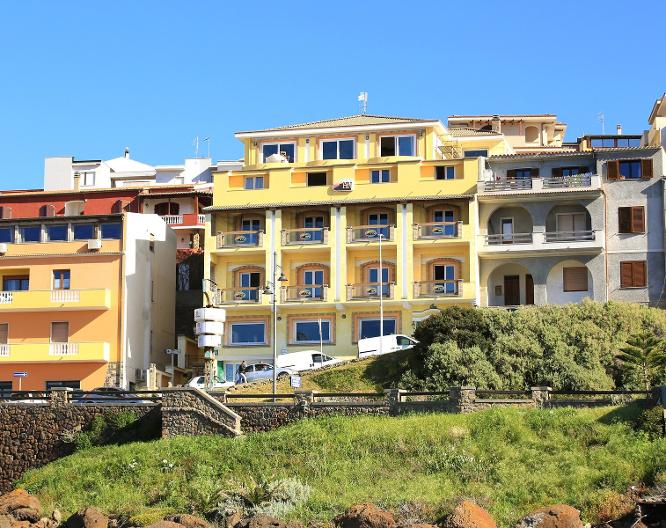 Hotel Nantis - Außenansicht