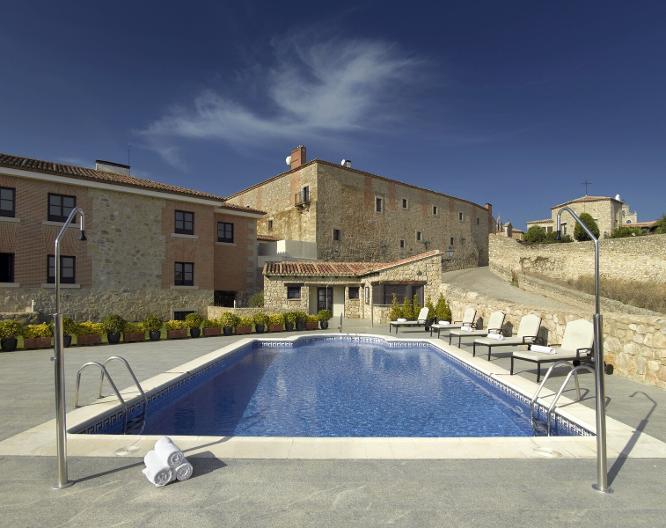 Parador de Trujillo - Pool