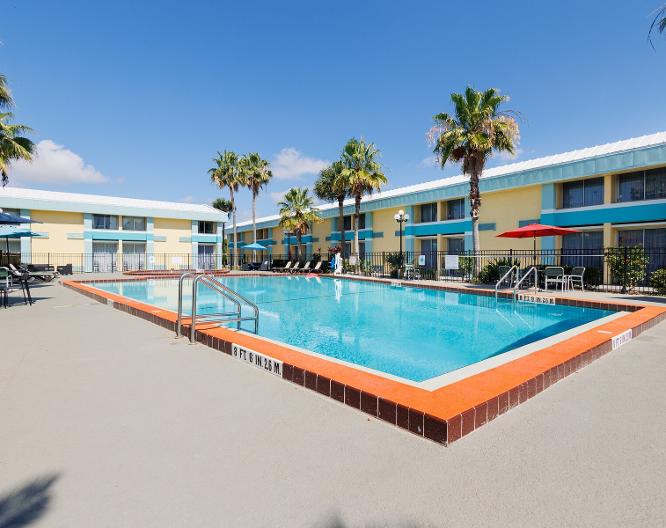 Garnet Inn & Suites, Orlando - Pool