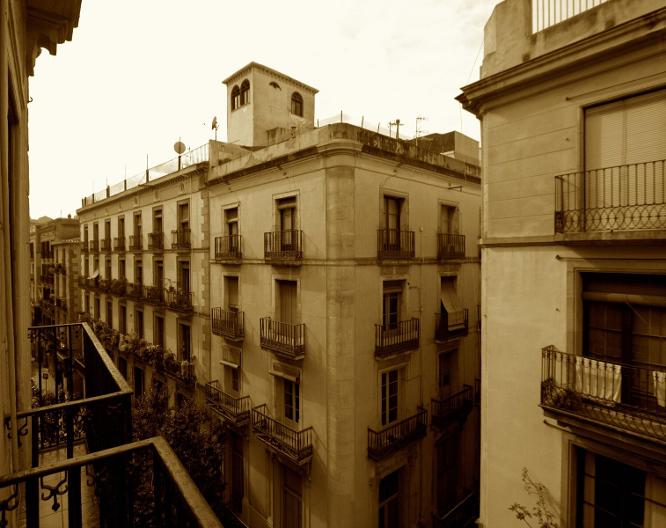 Hostel Artistic Barcelona - Außenansicht