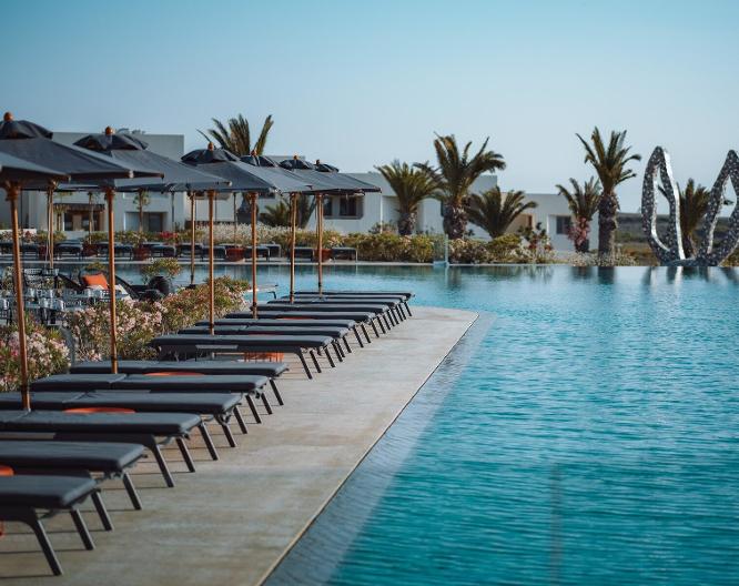 Nous Santorini - Außenansicht