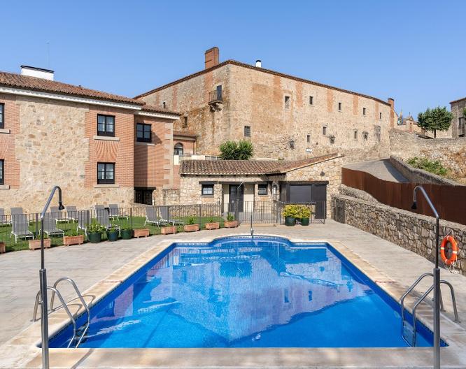 Parador de Trujillo - Pool