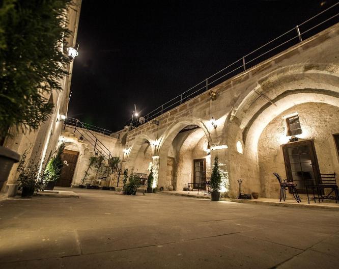 Harkasos Cave Hotel - Außenansicht