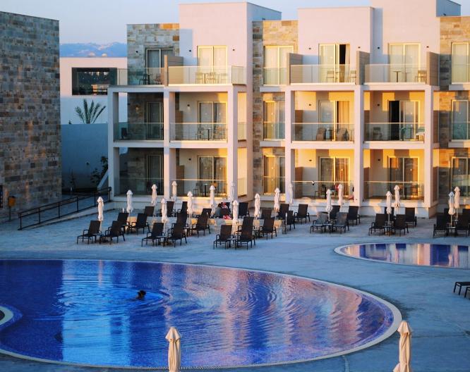 Amphora Hotel Suites - Außenansicht