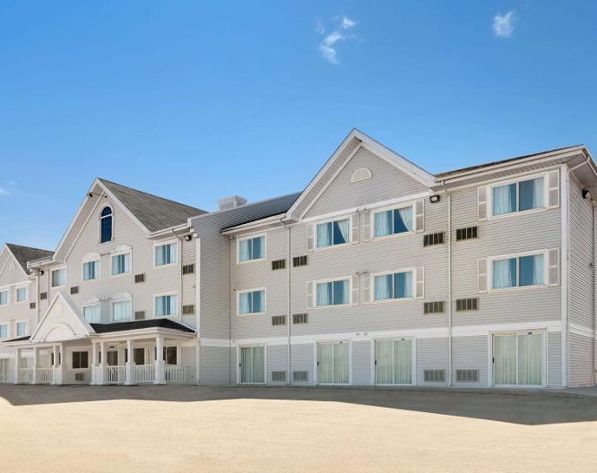 Ramada by Wyndham Miramichi New Brunswick - Außenansicht