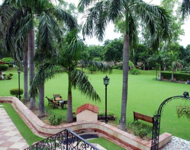 Ashok Country Resort - Außenansicht