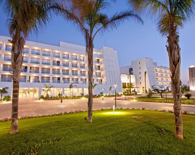 Grand Luxor Hotel - Außenansicht