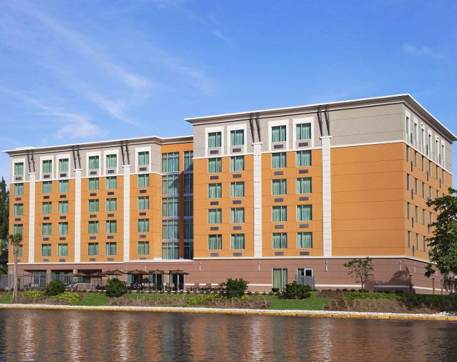 Holiday Inn Express Miami Airport Blue Lagoon Area - Außenansicht