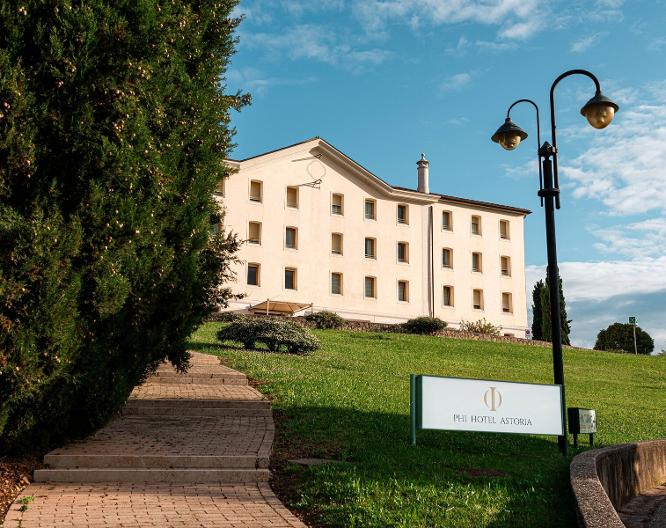 PHI Hotel Astoria - Außenansicht