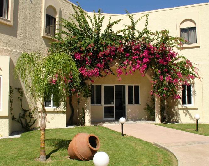 Summerland Hotel & Bungalows - Außenansicht