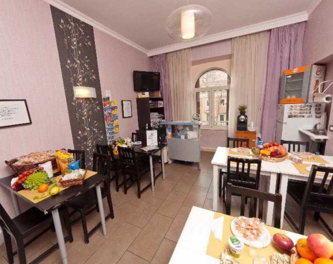 Cesar Palace Bed & Breakfast - Essen und Trinken