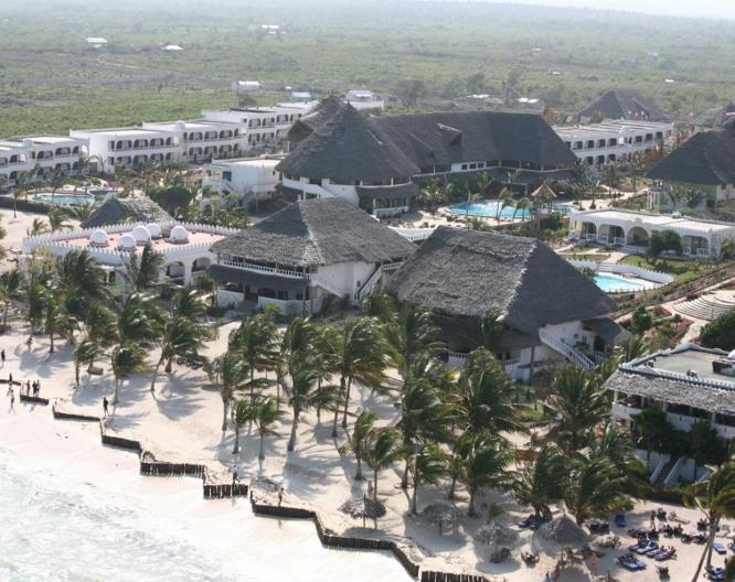 Jacaranda Beach Resort - Vue extérieure