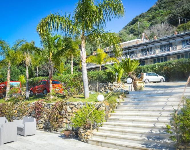 CapoSperone Resort - Außenansicht