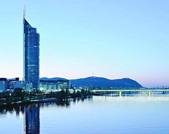 harry’s home Wien Millennium Tower - Außenansicht