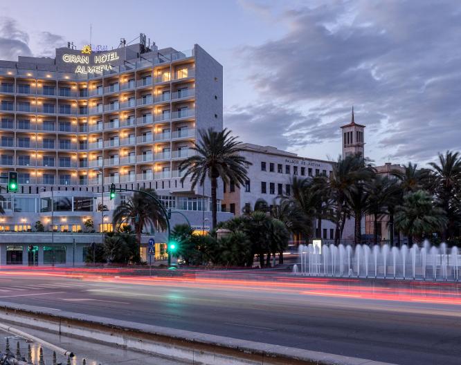 Ohtels Gran Hotel Almería - Außenansicht