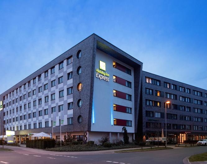 Holiday Inn Express Bremen Airport - Außenansicht