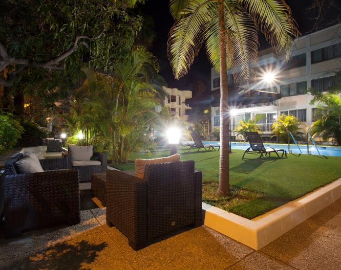 Hotel Colón Rambla - Außenansicht