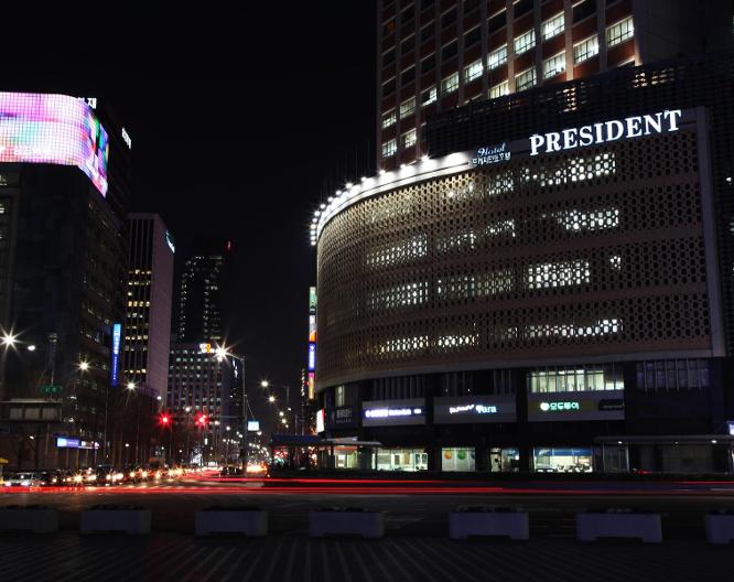 President - Außenansicht