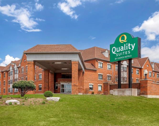 Quality Suites Whitby - Außenansicht