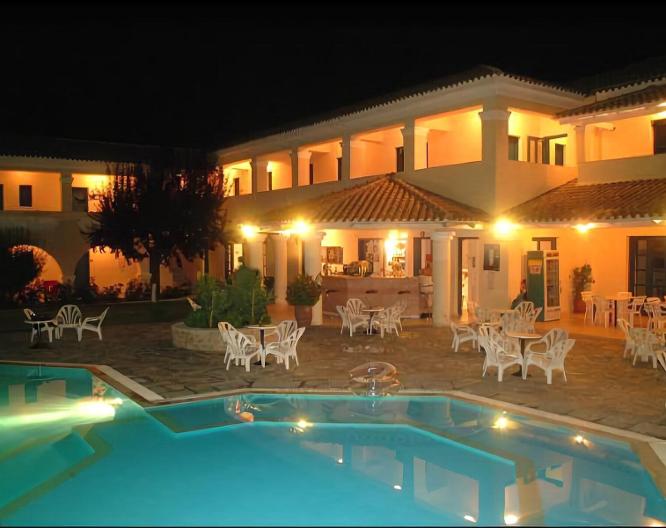 Karavostasi Beach Hotel - Außenansicht